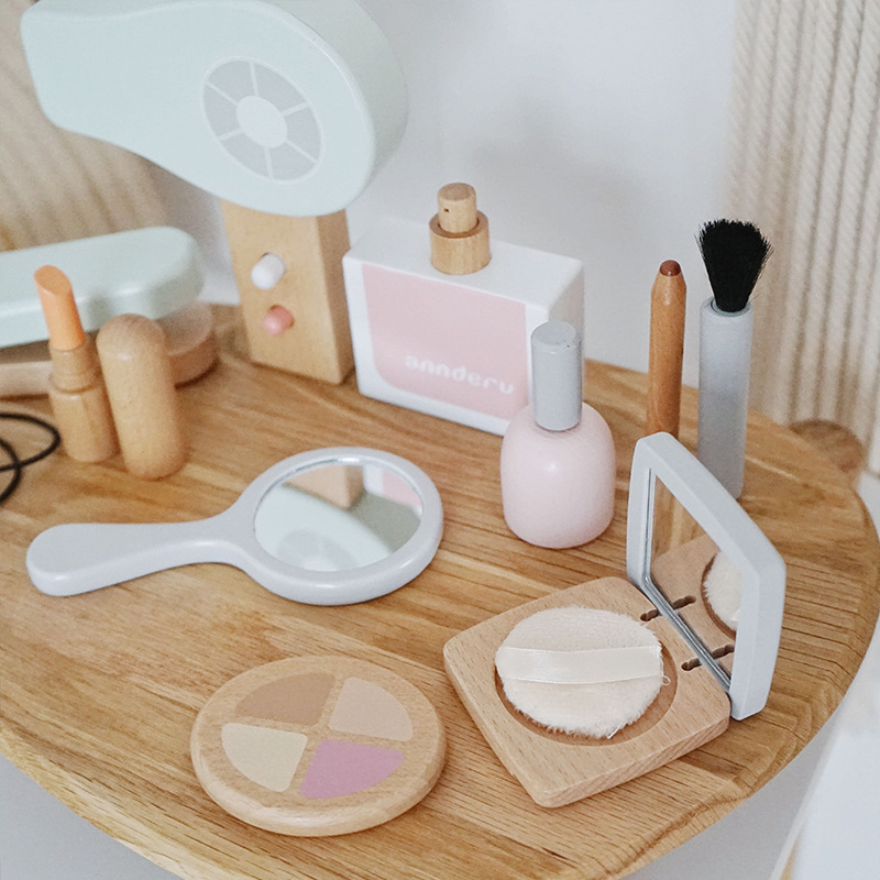 Yeni Çocuk Ahşap Simülasyon Ma - Beauty Makeup Games Free incelemesi ve fiyatı